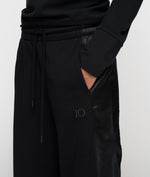 Lade das Bild in den Galerie-Viewer, 10DAYS Western Jogger Satin
