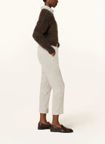 Lade das Bild in den Galerie-Viewer, CAMBIO Carrot-fit Cropped Cordhose KRYSTAL
