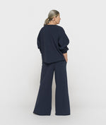 Lade das Bild in den Galerie-Viewer, silent chique raglan sweater
