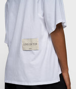 Lade das Bild in den Galerie-Viewer, love tee
