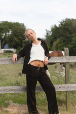 Lade das Bild in den Galerie-Viewer, BLUE Gillian Cordhose &quot;Chocolate&quot;
