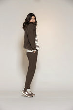 Lade das Bild in den Galerie-Viewer, BLUE Donna striped blouse - ecru w/chocolate

