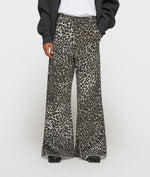 Lade das Bild in den Galerie-Viewer, 10DAYS Wide Leg Jogger Leopard

