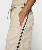 Lade das Bild in den Galerie-Viewer, 10DAYS Wide Tapered Pants Tencel Light Earth

