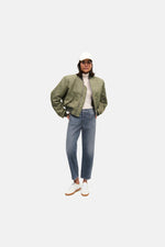 Lade das Bild in den Galerie-Viewer, CAMBIO O-Shape Cropped Jeans ELIN
